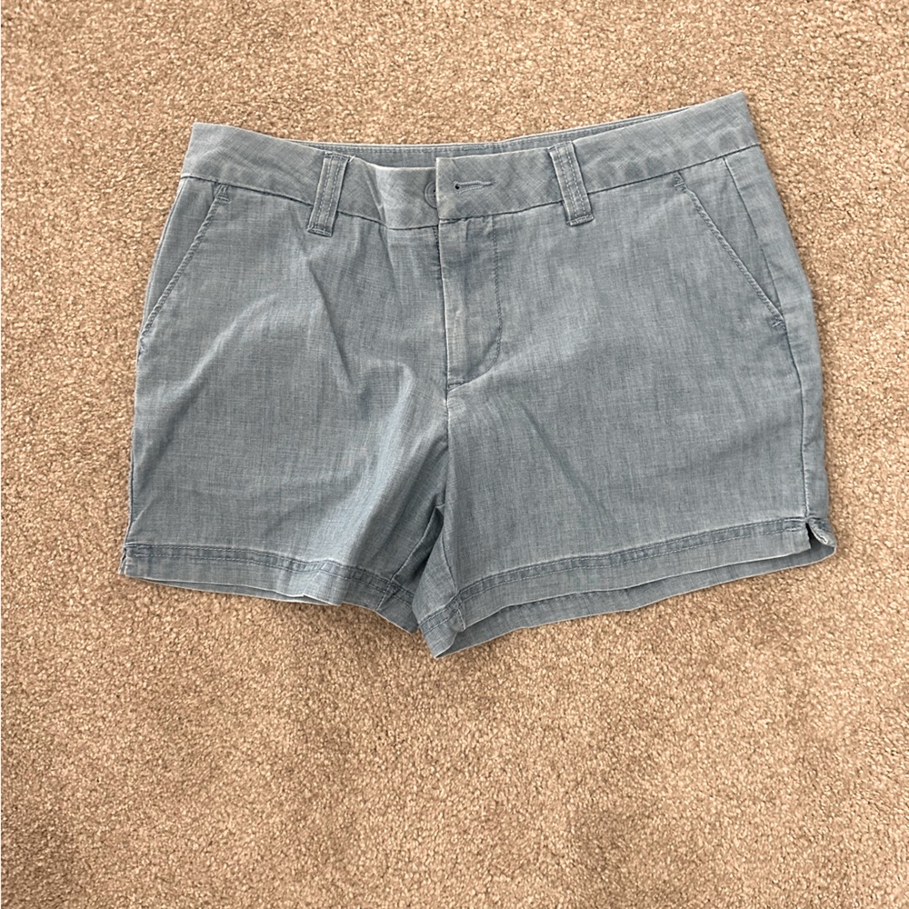 Size 4 Magellan Shorts. Jean blue. Great for the outdoors and hiking!!